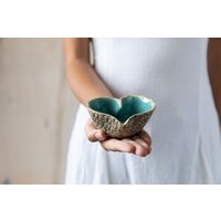 Einzigartiges Keramik Geschenk Türkiser Kerzenhalter Bio-Keramik Handgemachte Herzförmige Schale Für Sie Einzigartiges Keramik Geschenk Türkiser Kerzenhalter Bio-Keramik Handgemachte Herzförmige Schale Für Sie von KariCeramics