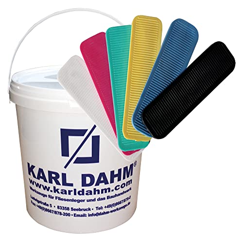 Karl Dahm Unterlegplättchen Set im Eimer, 600 Stück I Kunststoff-Abstandshalter 80 x 23 mm I 100 x 1, 2, 3, 4, 5, 6 mm – 12754 von Karl Dahm