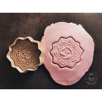 Om Zeichen Mandala 2 Ausstechform I Yoga Symbol Keksausstecher Cookie Cutter von KarlsCookieCutters