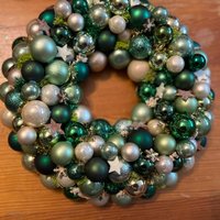 Kugelkranz Türkranz Weihnachts Kranz „Moos" in Grün Creme von Karolumo