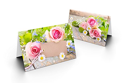 25 Tischkarten (Rosa Rosenstrauß und Gänseblümchen mit Namenkarte auf Holzboden ) UV-Lack glänzend - für Hochzeit, Geburtstag, Taufe, Kommunion, Firmung. als Tischdekoration!Format 8,5 x 11,2 cm von Karten24Plus