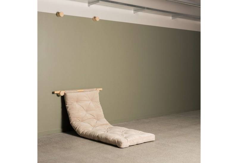 Karup Design Schlafsofa Hooked Sofa Bed / Sleeper Chair – Sitz- oder Schlafplatz, platzsparend, Futonmatratze inkl. Halterungsset aus FSC®-zertifiziertem Massivholz von Karup Design