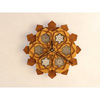 Heilige Geometrie Wanduhr Laser Geätzter Metatrons Würfel Aus Holz von KaryaCreativeStudio