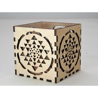 Sri Yantra Holz Teelichthalter/Laterne von KaryaCreativeStudio