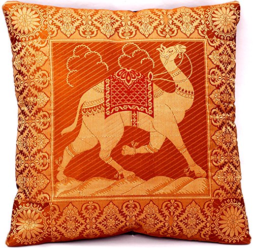 Goldene Indische Seide Deko Kissenbezüge 40 cm x 40 cm, Extravaganten Kamel Design für Sofa & Bett Dekokissen, Kissenhülle aus Indien. von Kashmir Handicrafts