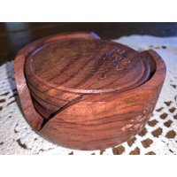 Kashmir Handgemachtes Untersetzer-Set Aus Palisander Kashmir Handgemachtes Untersetzer-Set Aus Palisander von Kashmirwalnutcraft
