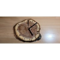 Wanduhr Alura Rustikal - Graviert Wanduhr Alura Rustikal - Graviert von KatSwayCreativo