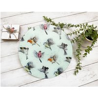 Fliegender Gartenvogel, Rundes Glas Schneidebrett, Worktop Saver von KatherineBinksArt