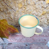 Kleines Email-Häferl Email-Topf Milchtopf Gelb Mit Grünem Rand von KathisHotchpotch