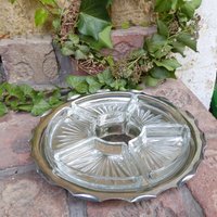 Lazy Susan - Silbernes Tablett Mit Glassegment-Schalen Dm 32 cm Lazy Susan - Silbernes Tablett Mit Glassegment-Schalen Dm 32 cm von KathisHotchpotch