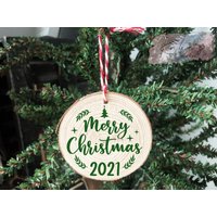 Frohe Weihnachten 2021 Holz Rund Ornament - Weihnachtsschmuck von KatiesCreations001
