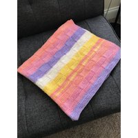 Baby Mädchen Decke von KatiesKnitCreation