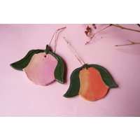 B Grade Keramik-Pfirsich-Ornamente, Handgefertigte Christbaumkugeln von KatinkaFeijsShop
