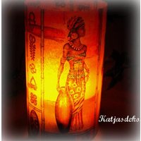 Runde Windlicht Tischdeko Afrika Frauen Servietten von Katjasdeko