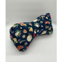 Handgefertigter Leseknochen, Lesekissen, Nackenkissen Mit Festlichen Weihnachtsmotiven Als Geschenk Für Kinder Und Erwachsene von KatrinsFarbwelt