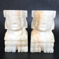 Geschnitzte Alabaster Marmor Onyx Stein Tiki Aztec Maya Buchstützen 5, 5 "x 3" Geschnitzte Alabaster Marmor Onyx Stein Tiki Aztec Maya Buchstützen 5, 5 "x 3" von KatsVintageLife