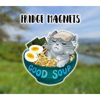 Fridge Magnet Good Soup Cat in Ramen | Or Udon? Bowl von KatzeDraws