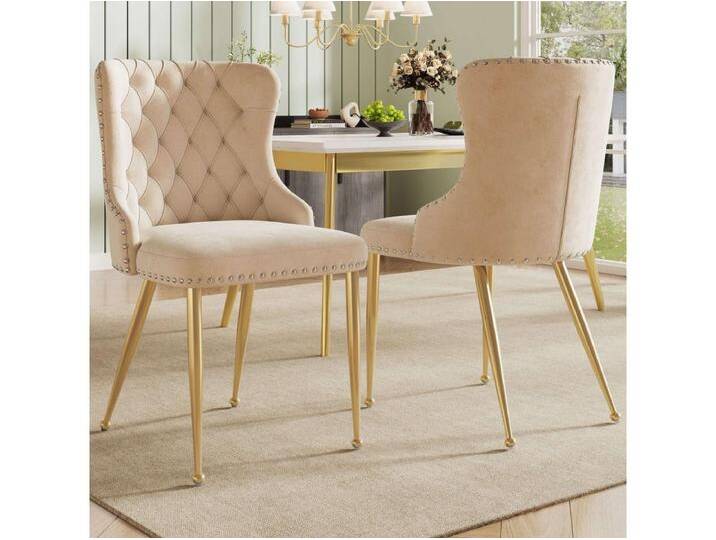 2er-Set Esszimmerstühle aus beigefarbenem Samt mit gesteppter Rückenlehne und goldenen Beinen – modernes Design 2er-Set Esszimmerstühle aus beigefarbenem Samt mit gesteppter Rückenlehne und goldenen Beinen – modernes Design von Kauf-Unique Marketplace