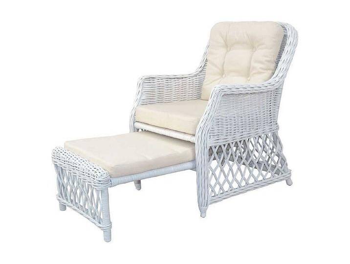 Fernsehsessel in Wei� Rattan integriertem Fu�teil Fernsehsessel in Wei� Rattan integriertem Fu�teil von Kauf-Unique Marketplace