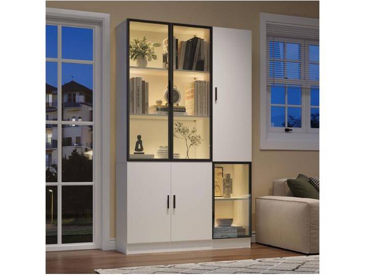 Moderne Vitrine - 120 x 35 x 200 cm - mit 3 Glastüren + LEDs - MDF + Glas - weiß Moderne Vitrine - 120 x 35 x 200 cm - mit 3 Glastüren + LEDs - MDF + Glas - weiß von Kauf-Unique Marketplace