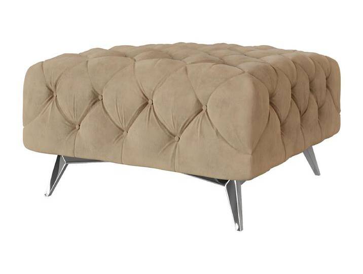 Polsterhocker Celeste mit klassischer Chesterfield-Knopfheftung und Silber Metall Füßen Polsterhocker Celeste mit klassischer Chesterfield-Knopfheftung und Silber Metall Füßen von Kauf-Unique Marketplace