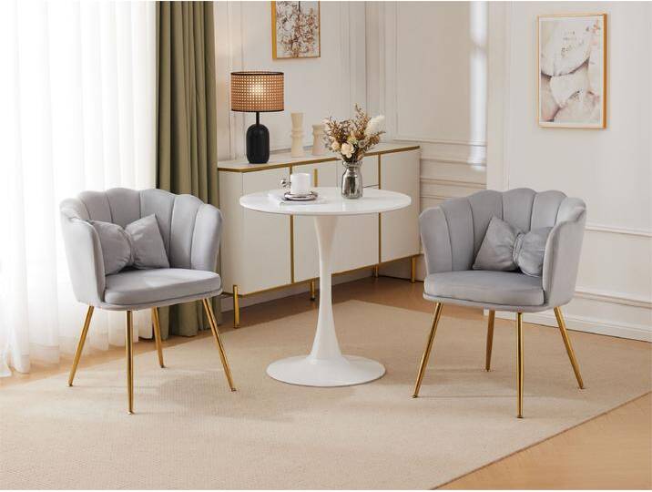 Set aus 2 Samtstühlen – mit blütenblattförmiger Rückenlehne – goldene Metallbeine – Grau Set aus 2 Samtstühlen – mit blütenblattförmiger Rückenlehne – goldene Metallbeine – Grau von Kauf-Unique Marketplace