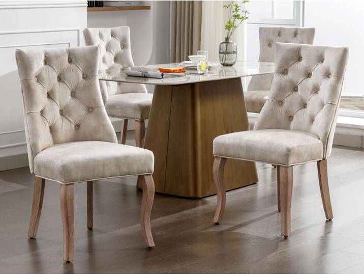 Set aus 4 Esszimmerstühlen – Samt und Massivholz – Rückenlehne mit Rautenmuster – Hellbeige von Kauf-Unique Marketplace