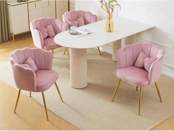 Set aus 4 Samtstühlen – mit blütenblattförmiger Rückenlehne – goldene Metallbeine – Rosa Set aus 4 Samtstühlen – mit blütenblattförmiger Rückenlehne – goldene Metallbeine – Rosa von Kauf-Unique Marketplace