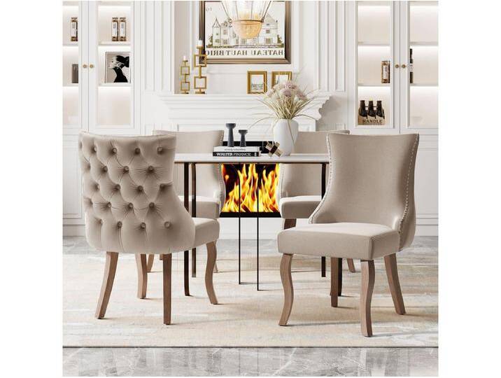 Set mit 4 Esszimmerstühlen – Samt und Massivholz – hohe Rückenlehne mit Rautenmuster – Beige Set mit 4 Esszimmerstühlen – Samt und Massivholz – hohe Rückenlehne mit Rautenmuster – Beige von Kauf-Unique Marketplace