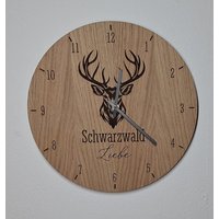 Dekorative Wanduhr "Schwarzwaldliebe" | Eiche Verschiedene Motive Ziffernblätter von KaufmannLasergravur