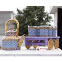 Teeset Veri Peri - Handbemaltes Teewagen-Set, Induktionsfreundlicher Stahlkessel, Wagen, 6 Teegläser, Küchenakzent, Einweihungsgeschenk von Kaushalamcreations