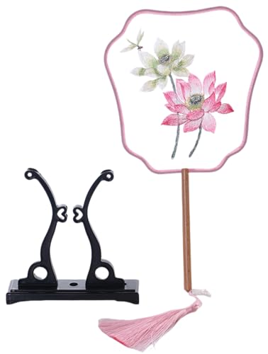 Kawaii-Story F-056 Traditional rund bestickter chinesischer Stoff Handfächer Holzgriff Quaste, Dekoration Fächer Ständer, Hanfu-Accessoire Blumen Lotus Kawaii-Story F-056 Traditional rund bestickter chinesischer Stoff Handfächer Holzgriff Quaste, Dekoration Fächer Ständer, Hanfu-Accessoire Blumen Lotus von Kawaii-Story