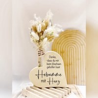 Hebamme Geschenk Holz Herz Vase Abschiedsgeschenk Danke Geschenkidee Lasergravur Trockenblumen von KaweikaDesign