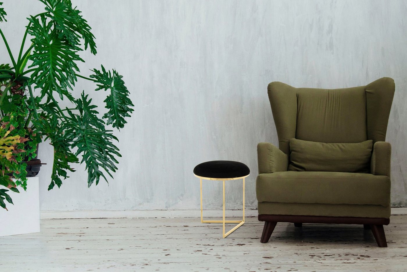 Kayoom Sitzhocker Hocker Wynona 325, in stilvollem Design, mit dreieckiger Grundform (1 St), glamourös, hochwertig, mit gepolsterter Sitzfläche in runder Form von Kayoom