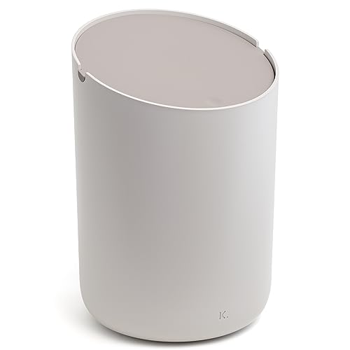 Kazai.® Mini-Kosmetikeimer 'Tove' - 1,5L | Exklusives Bad-Mülleimer Design aus Berlin | Rutschfest, inkl. Inneneimer und Smart-Beutelfunktion | Taupe (hell), Taupe von Kazai.