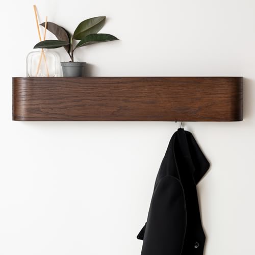 Kazai. Wandgarderobe 'Toke' | Moderne Design-Garderobe mit verdeckten Wandhaken | Garderobenpaneel aus Massivem Echtholz-Furnier | Eiche, dunkel von Kazai.