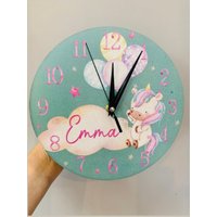 Einhorn Personalisierte Holzuhr, Kinder Uhr, Baby Kinderzimmer Kinderzimmer, Geschenk, Schlafzimmer, Geschenk von KeepsakeBlocks