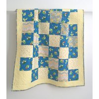 Moderne Patchwork Baby Mädchen Steppdecke Wunderliche Bugs Blau Grün Gelb Pink Moderne Patchwork Baby Mädchen Steppdecke Wunderliche Bugs Blau Grün Gelb Pink von KeepsakeQuiltStudio