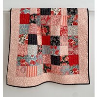 Patchwork Baby Girl Quilt, Ava Kate Kollektion, Moderne Quilt Handmade, Personalisierte Benutzerdefinierte Andenken von KeepsakeQuiltStudio