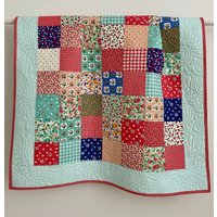 Patchwork Baby Girl Quilt Sommer-Picknick-Kollektion Moderne Personalisierte Quilt, Andenken von KeepsakeQuiltStudio