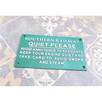 Südeisenbahn Ruhe, Bitte Vermeiden Sie Ärger Schweres Handgemaltes Schild Aus Gusseisen von KeithsCollectables