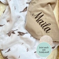 Personalisierte Musselin Babydecke Gänse, Vögel - Kuscheldecke Mit Namen Geschenk Geburt & Taufe Teddy, Baumwolle Personalisierte Musselin Babydecke Gänse, Vögel - Kuscheldecke Mit Namen Geschenk Geburt & Taufe Teddy, Baumwolle von Kejki