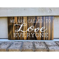 Gemaltes Schild - Kiefer 150x300 We Are Called To Love Jeder Hoffnung Koexistieren Gottes Liebe Holz Wand Dekoration von KelissaShea
