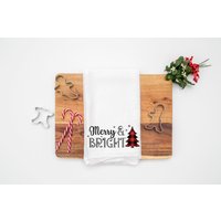 Merry & Bright Flour Sack Handtuch - Weihnachtliches Küchenhandtuch - Geschirrtuch - Weihnachtsküchendekoration - Weihnachtsdekoration - Kariert von KellieHCrafts