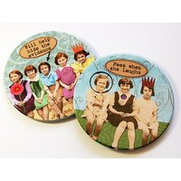 Weinuntersetzer, Untersetzer, Humor, Geschenk Für Freundin, Hide The Evidence, Pees When She Laughs, Funny Untersetzer | 5183C Weinuntersetzer, Untersetzer, Humor, Geschenk Für Freundin, Hide The Evidence, Pees When She Laughs, Funny Untersetzer | 5183C von KellysMagnets