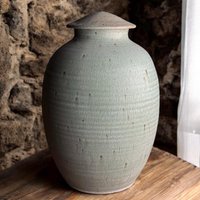 325 Cu/in Handgefertigte Urne Für Erwachsene - Große Größe Hält Ungefähr Kubikzoll Abmessungen 12, 5 "x 8" Krt-325Cu-1 ." von KentHarrisPottery