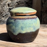 50 Cu/in Kleine Größe - Haustier-Urne Urne Für Menschliche Asche Handgemachte Keramik-Urne- 13, 5 X 12, 5 cm Fassungsvermögen Kubikzoll von KentHarrisPottery