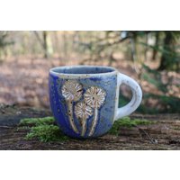 Handgemachte Löwenzahn Tasse, Pusteblume Kaffeetasse, Blumentasse Getöpfert, Blumenbecher, Personalisierbares Geschenk Für Frauen von KeramikArtNatali