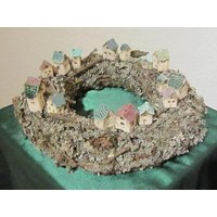 Adventskranz Aus Rinde, Kleine Stadt in Türkis Und Grün, Rosé von Keramikinsel