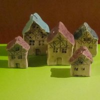 Fachwerkhäuser Mit Glasierten Dächern | Keramik Fachwerkhäuser Mit Glasierten Dächern | Keramik von Keramikinsel